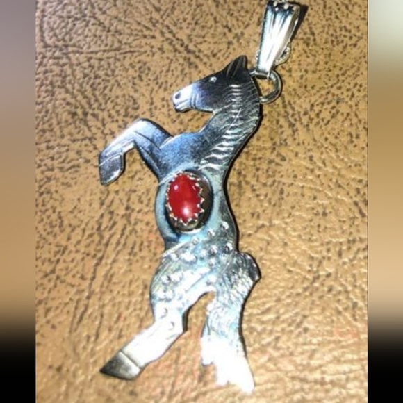 Native Navajo Sterling & Red Coral Rearing Horse Pendant on SS Chain Hallmarked - Picture 5 of 6